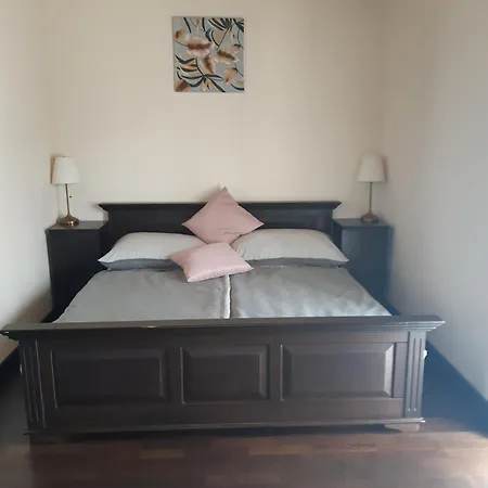 Apartment Einliegerwohnung 1 Mit Garage *