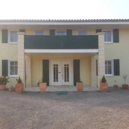 Apartment Einliegerwohnung 1 Mit Garage *