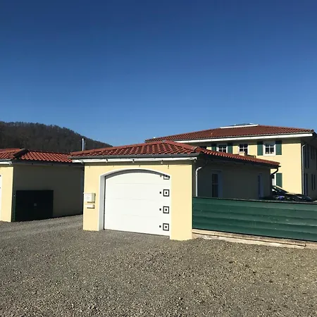 Apartment Einliegerwohnung 1 Mit Garage