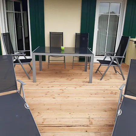 Einliegerwohnung 1 Mit Garage Apartment *