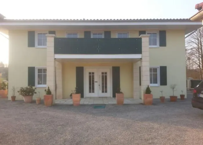 Apartamento Einliegerwohnung 1 Mit Garage *